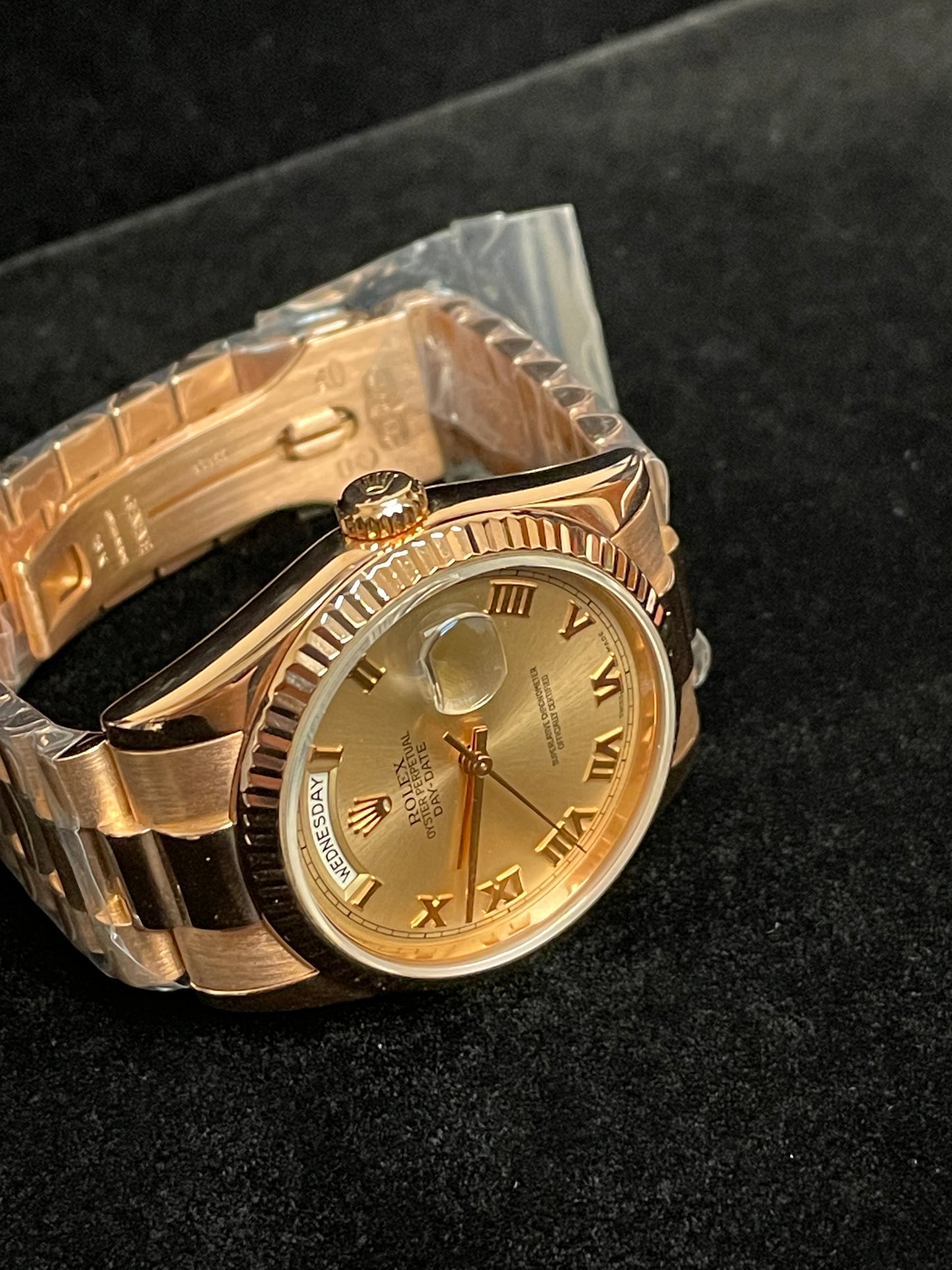 2000 Rolex Day-Date 118235 Pink Roman Dial 18kt President Solid Rose Gold 36mm