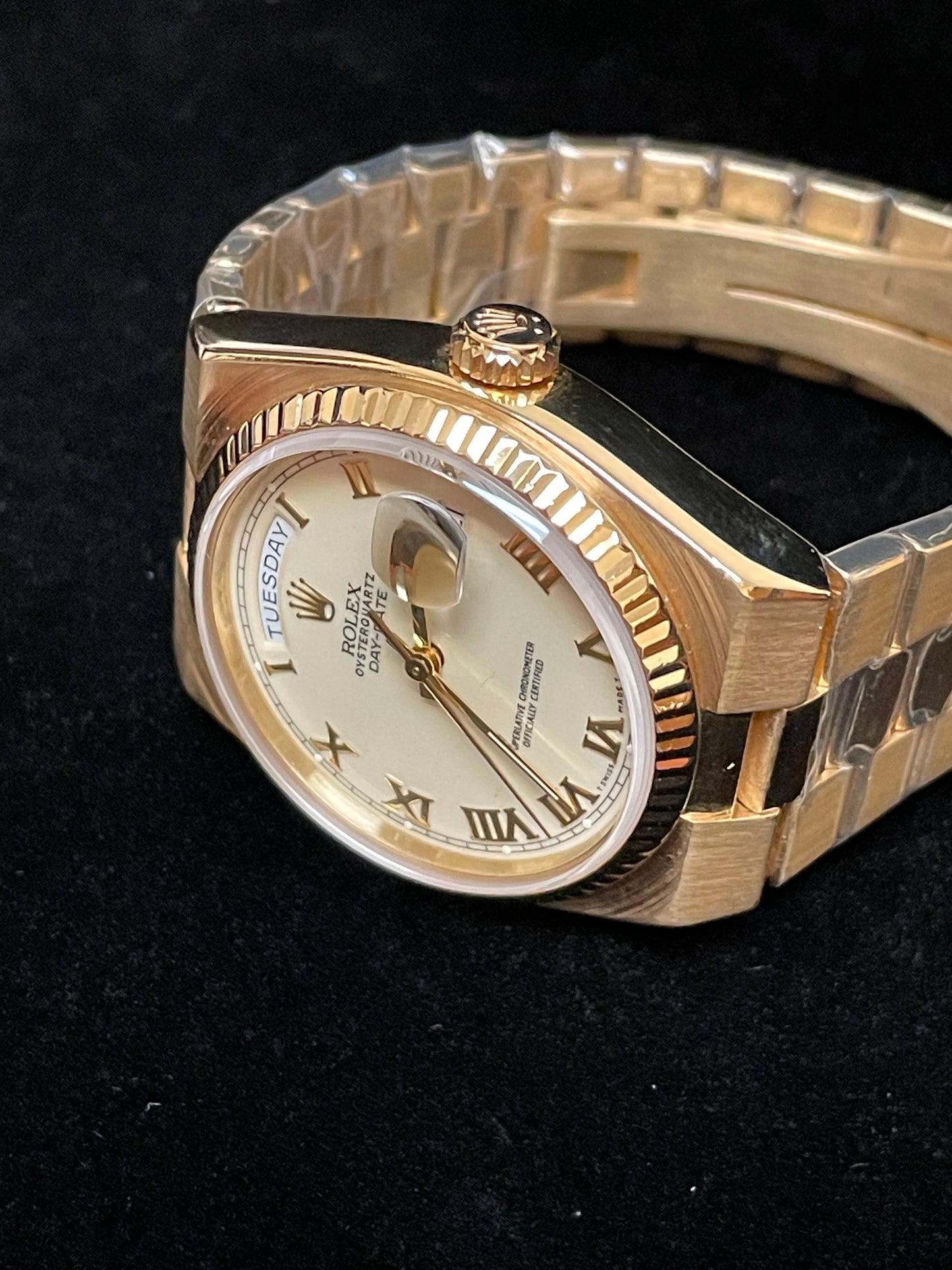 1979 Rolex Day-Date 19018 Cream White Roman Dial 18kt President OysterQuartz36mm