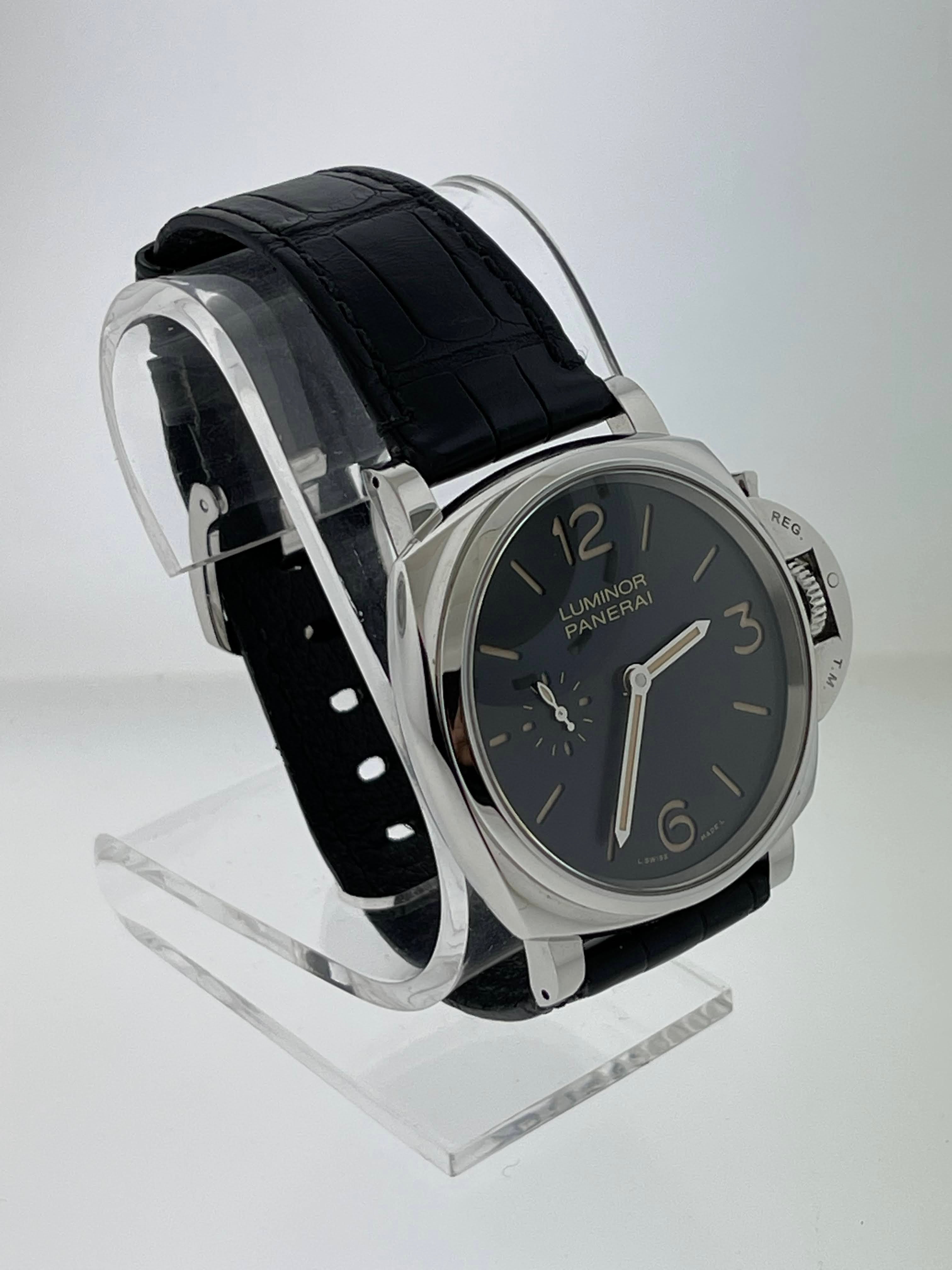 Panerai Luminor Pam 676 Manual Wind Black Rhodium Dial No Papers